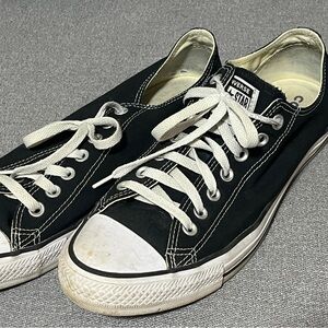 Men’s Converse Black and White Chuck Taylor Sneakers -9.5